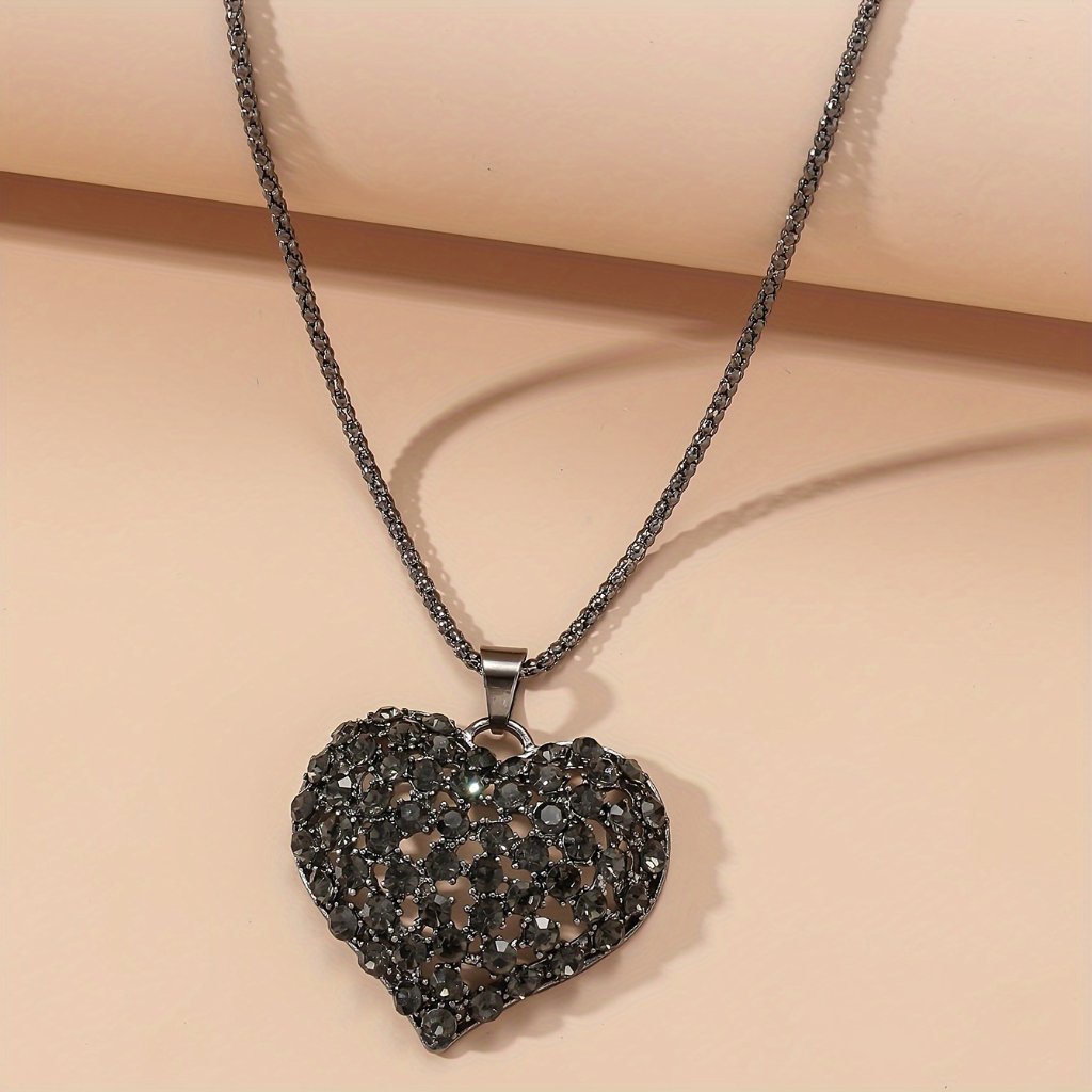 Elegant Black Heart Pendant Necklace 20$
